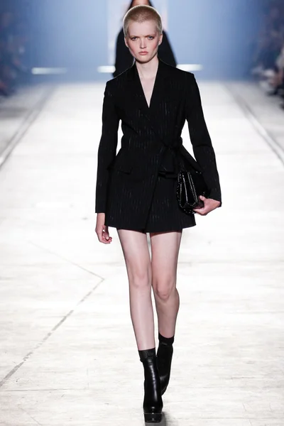 Look 24